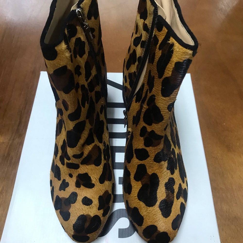 Schutz Animal Print Bootie- never worn Size 8